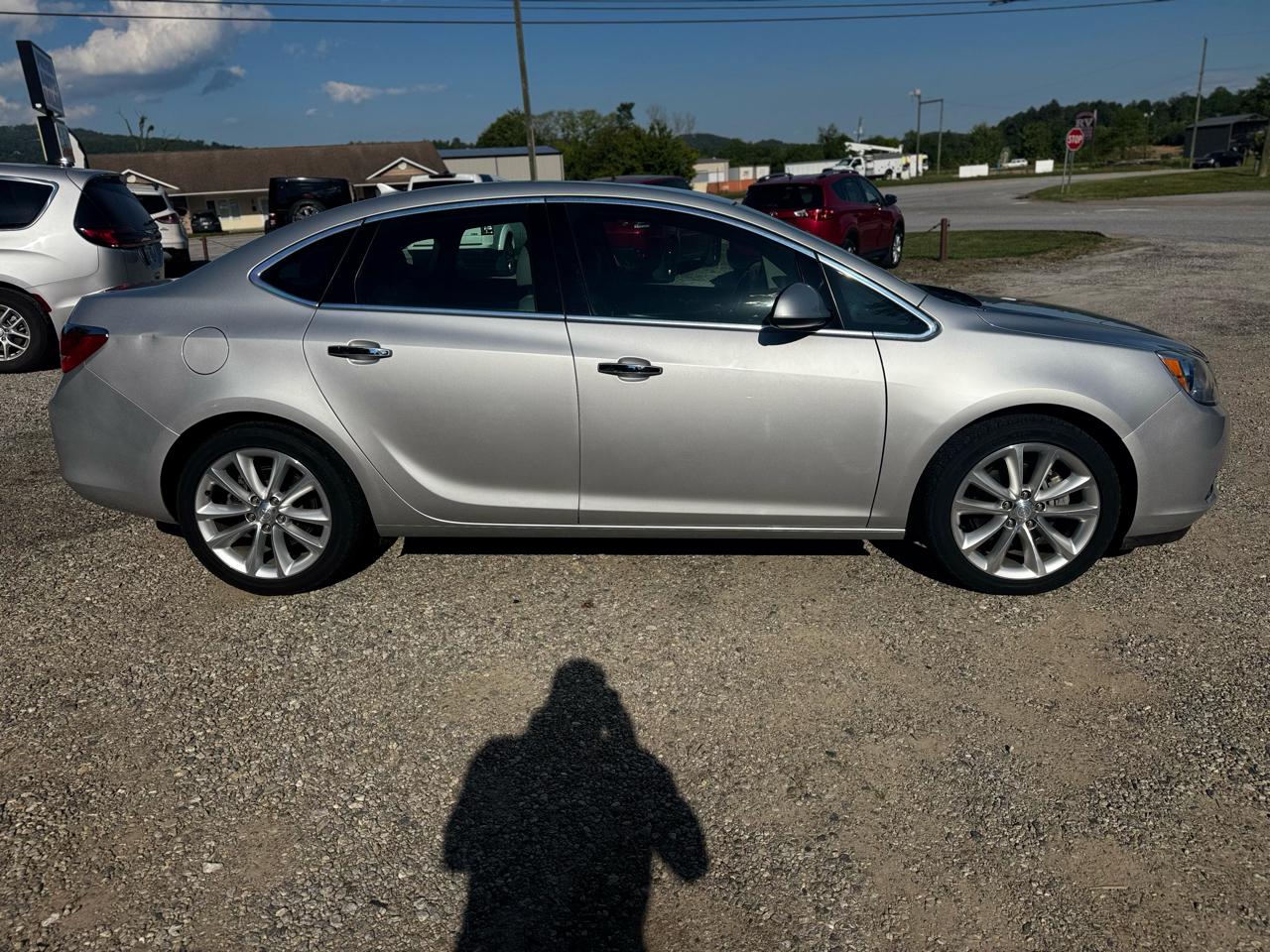 Buick Verano Base 2012