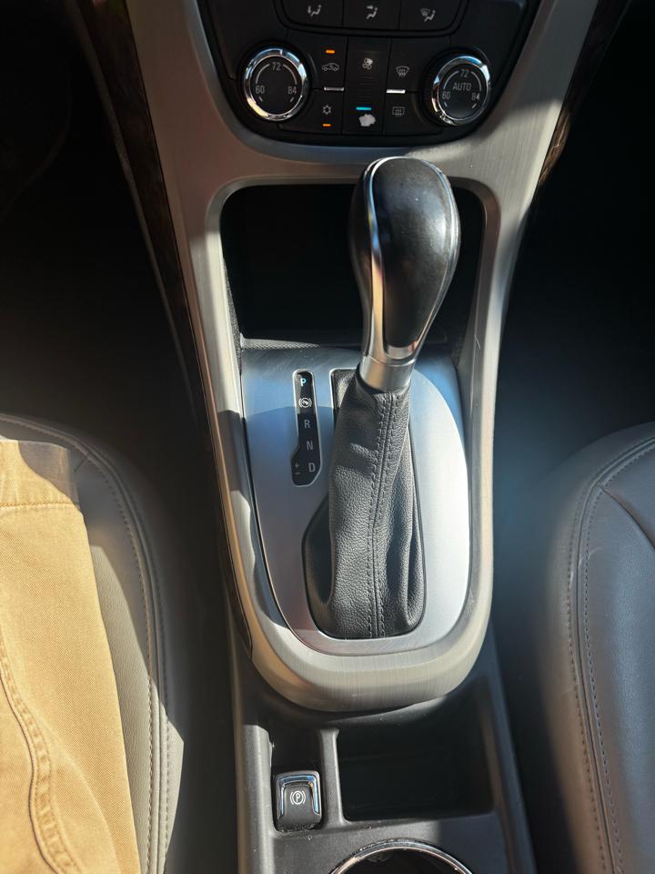 Buick Verano Base 2012