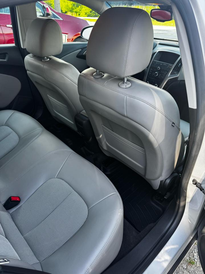 Buick Verano Base 2012