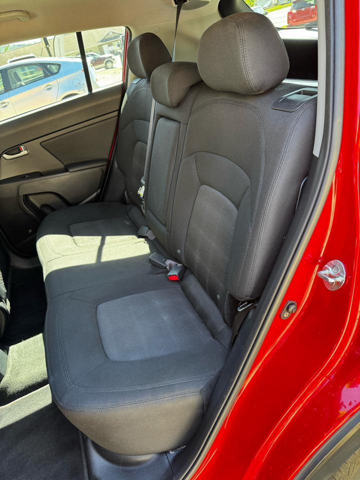 Kia Sportage LX FWD 2012