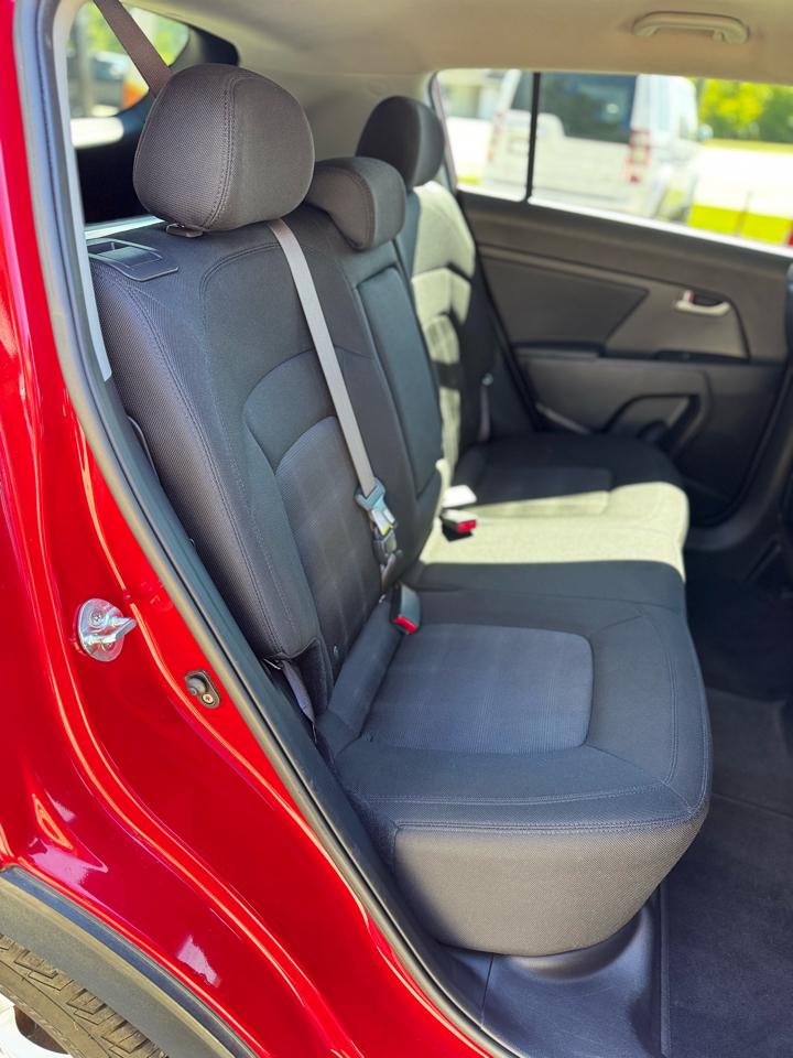 Kia Sportage LX FWD 2012