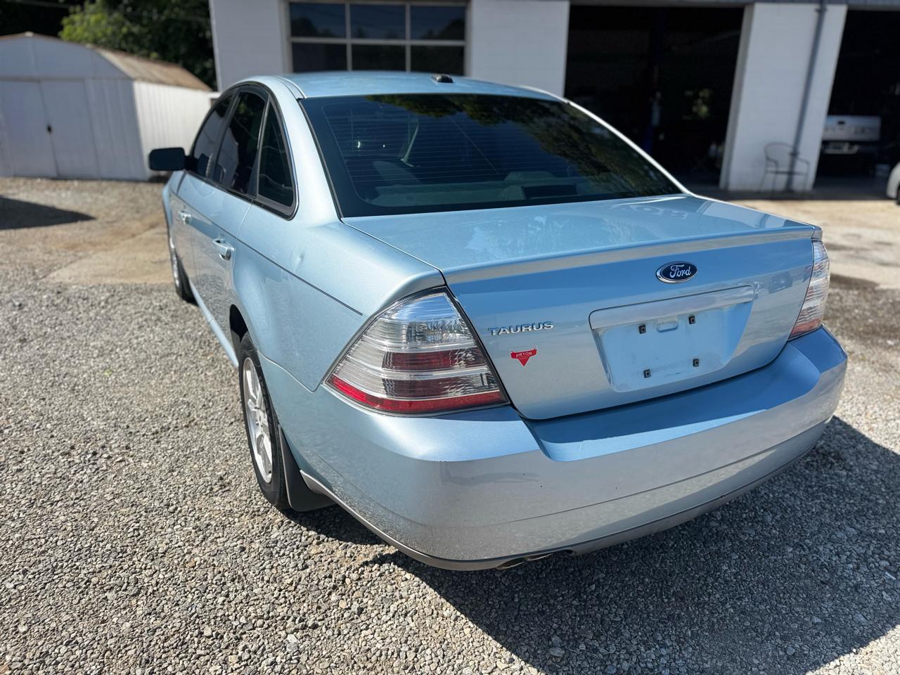 Ford Taurus SE FWD 2009