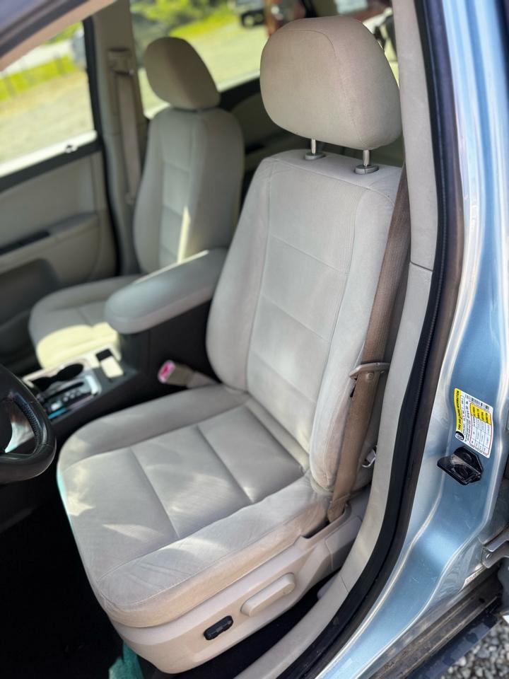 Ford Taurus SE FWD 2009