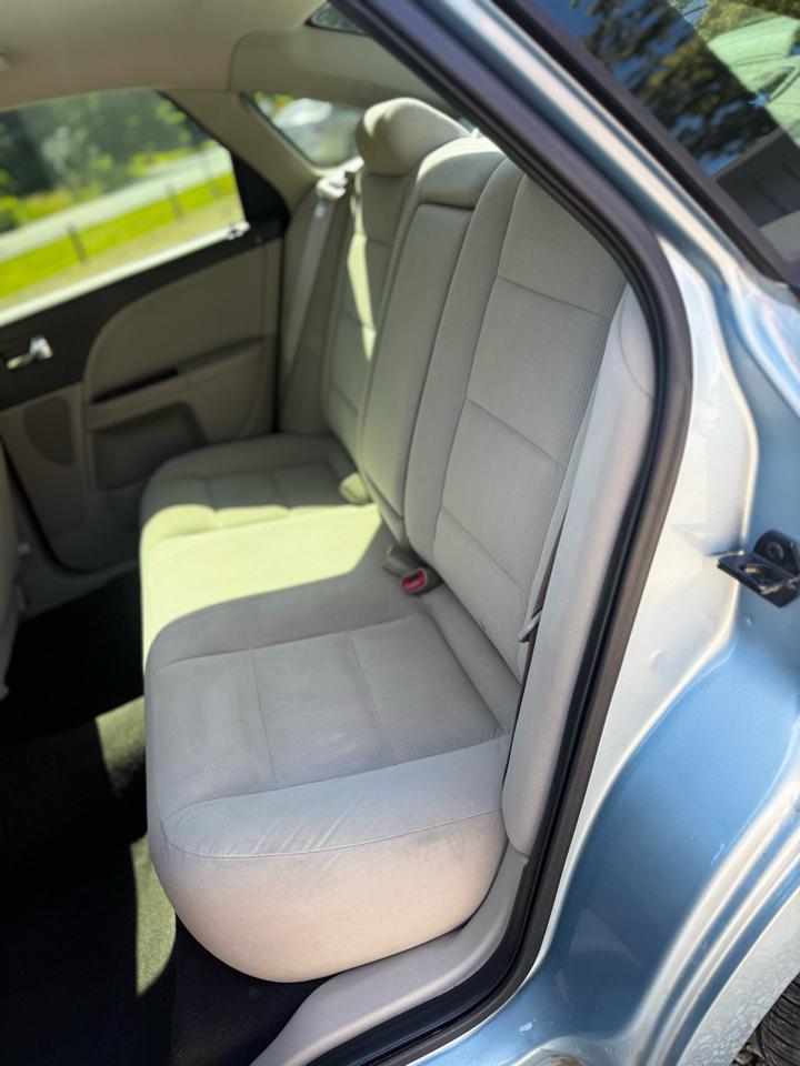 Ford Taurus SE FWD 2009