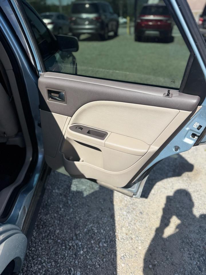 Ford Taurus SE FWD 2009