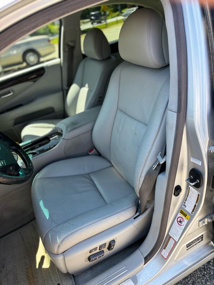 Lexus LS 460 Luxury Sedan 2007