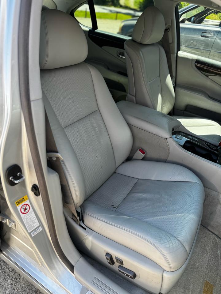 Lexus LS 460 Luxury Sedan 2007