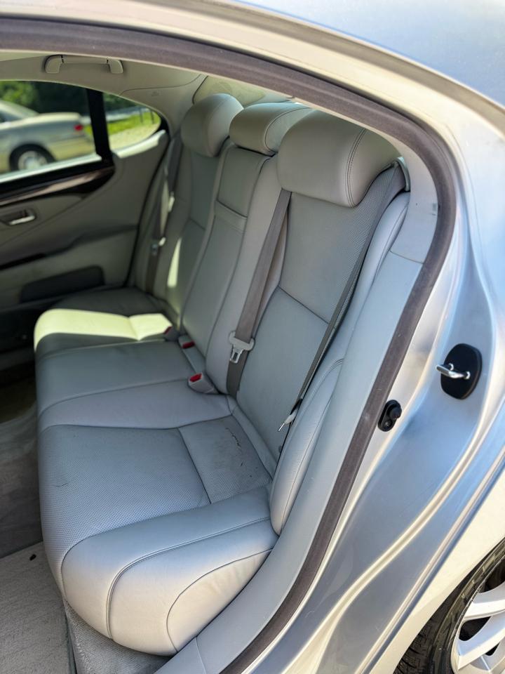 Lexus LS 460 Luxury Sedan 2007