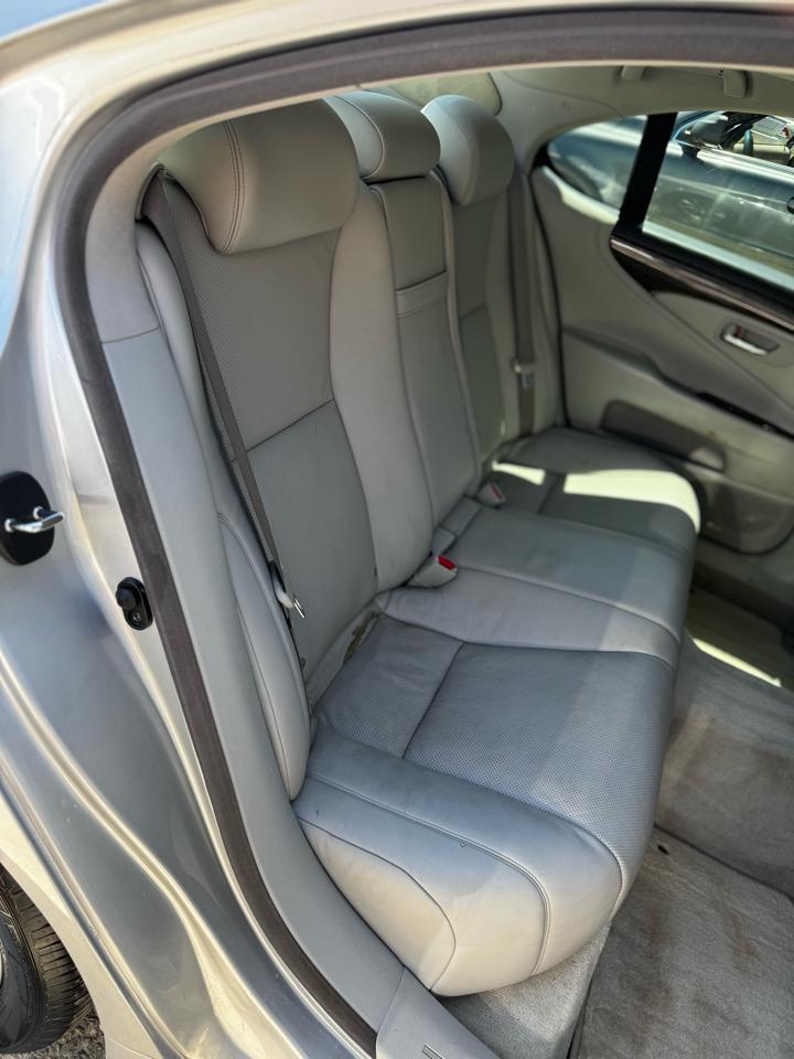 Lexus LS 460 Luxury Sedan 2007