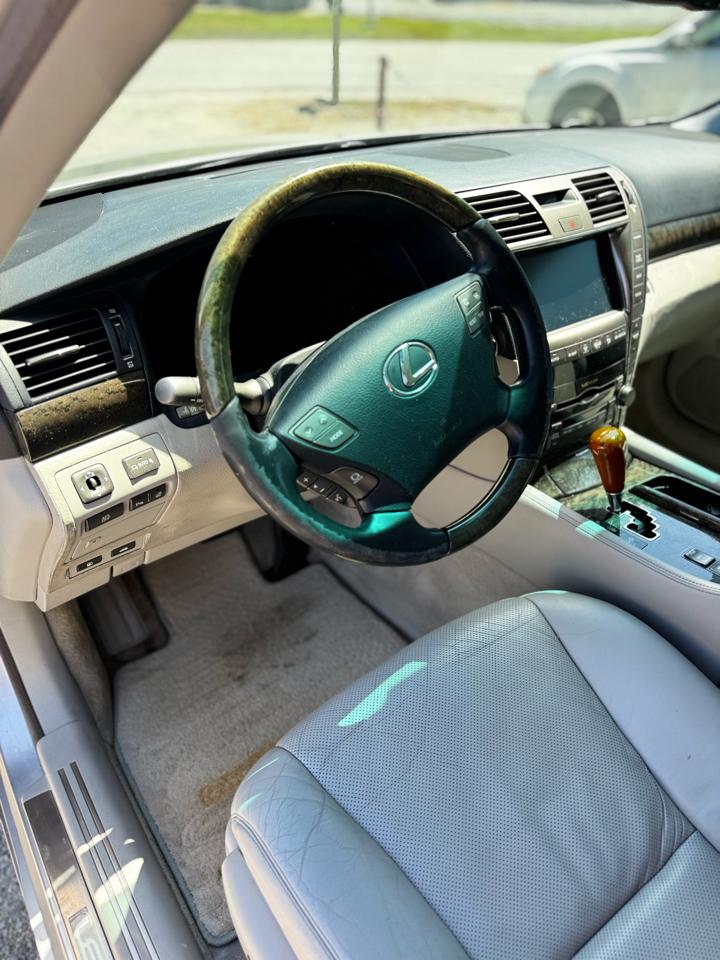 Lexus LS 460 Luxury Sedan 2007