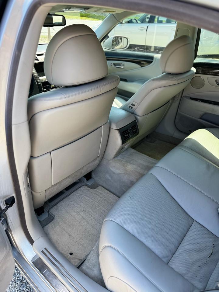 Lexus LS 460 Luxury Sedan 2007