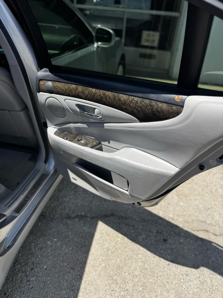 Lexus LS 460 Luxury Sedan 2007