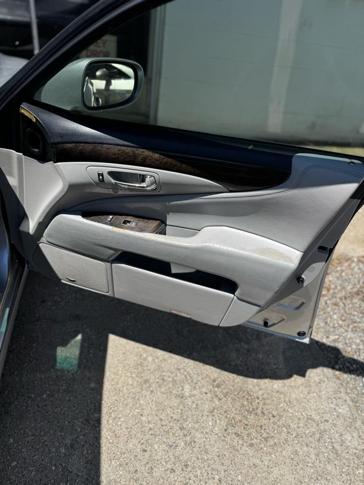 Lexus LS 460 Luxury Sedan 2007