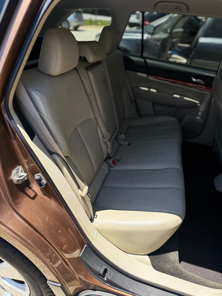 Subaru Outback 2.5i Limited 2012
