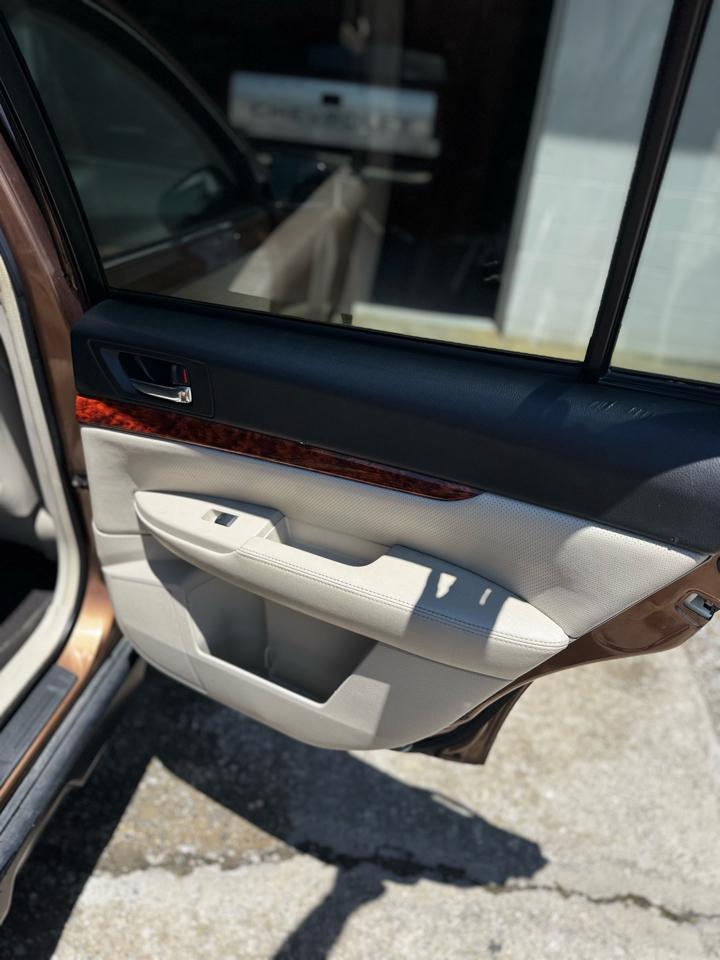 Subaru Outback 2.5i Limited 2012
