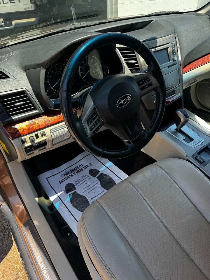 Subaru Outback 2.5i Limited 2012