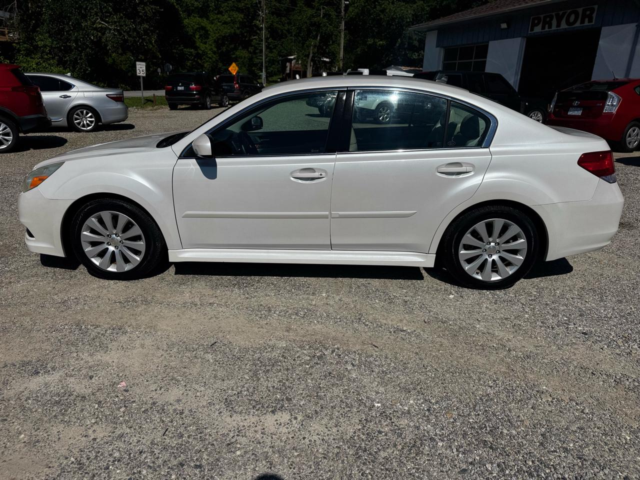 Subaru Legacy 3.6R Limited 2011