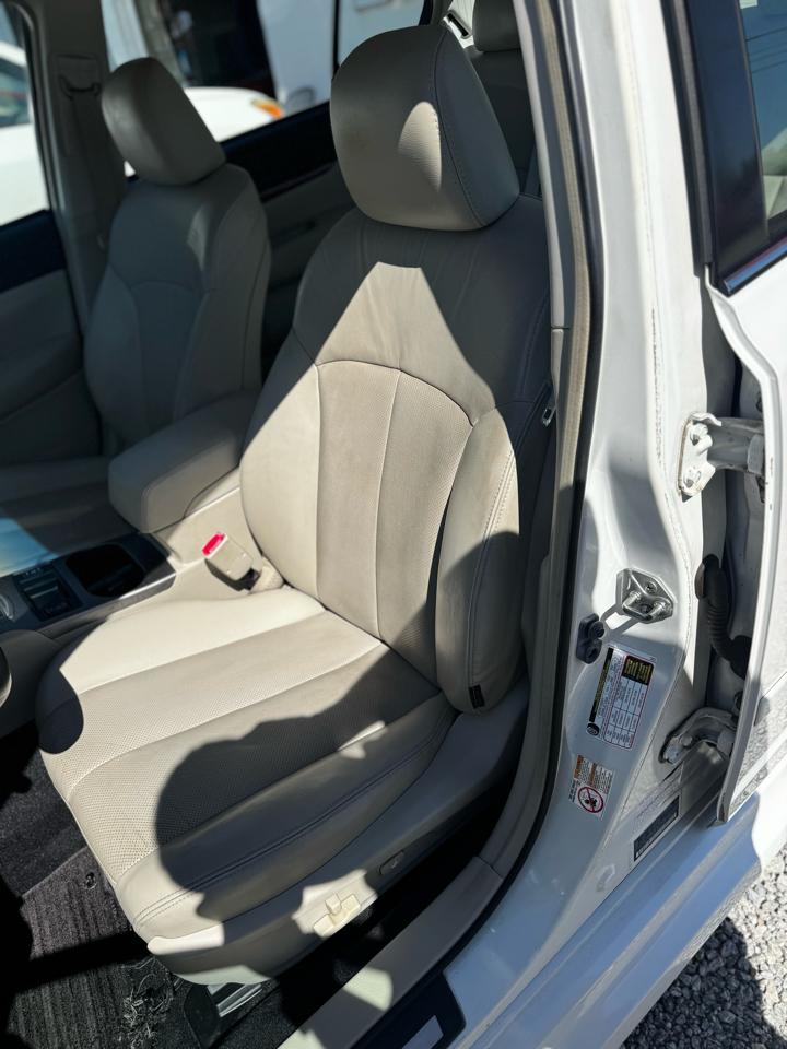 Subaru Legacy 3.6R Limited 2011