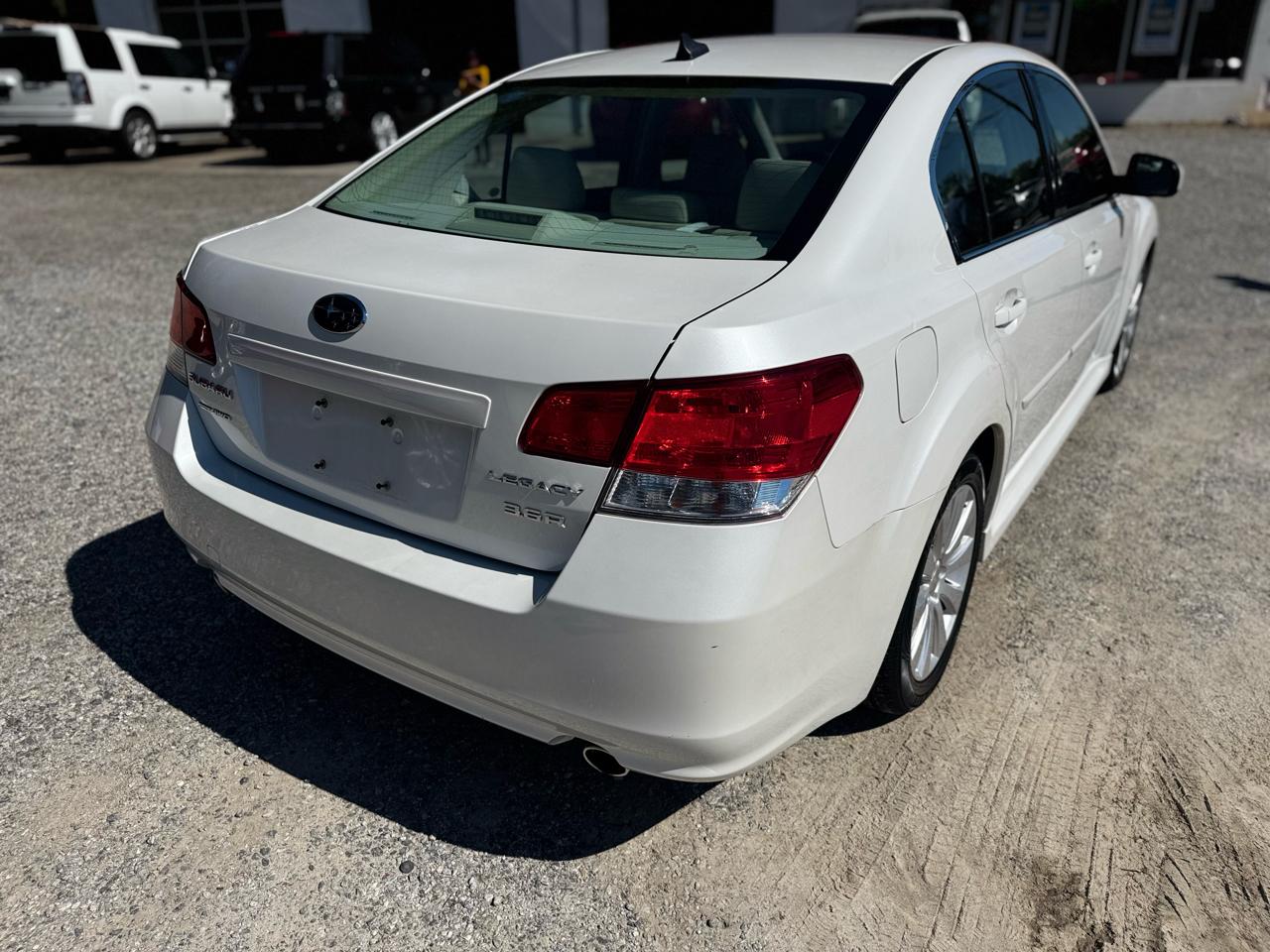 Subaru Legacy 3.6R Limited 2011