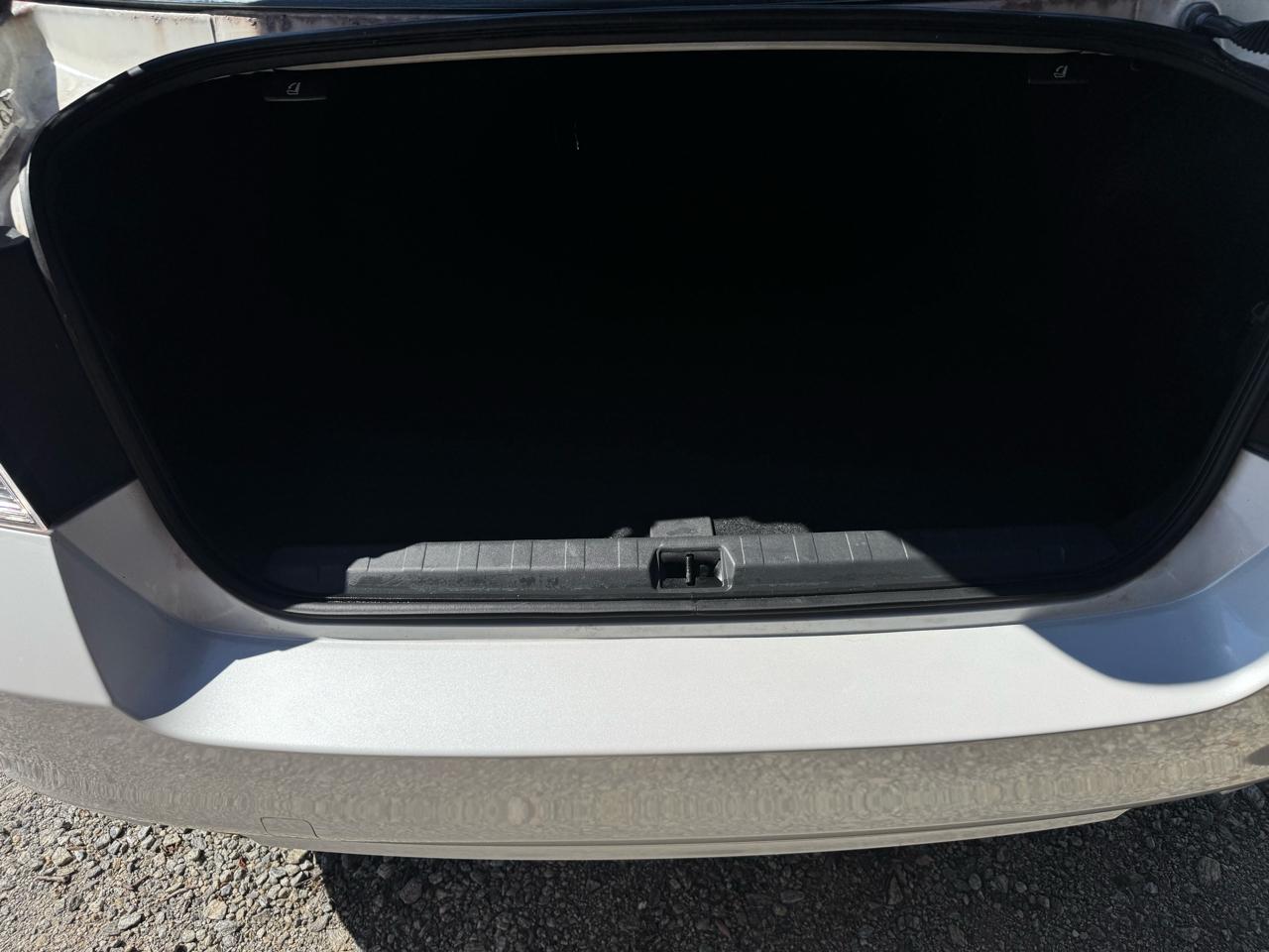 Subaru Legacy 3.6R Limited 2011