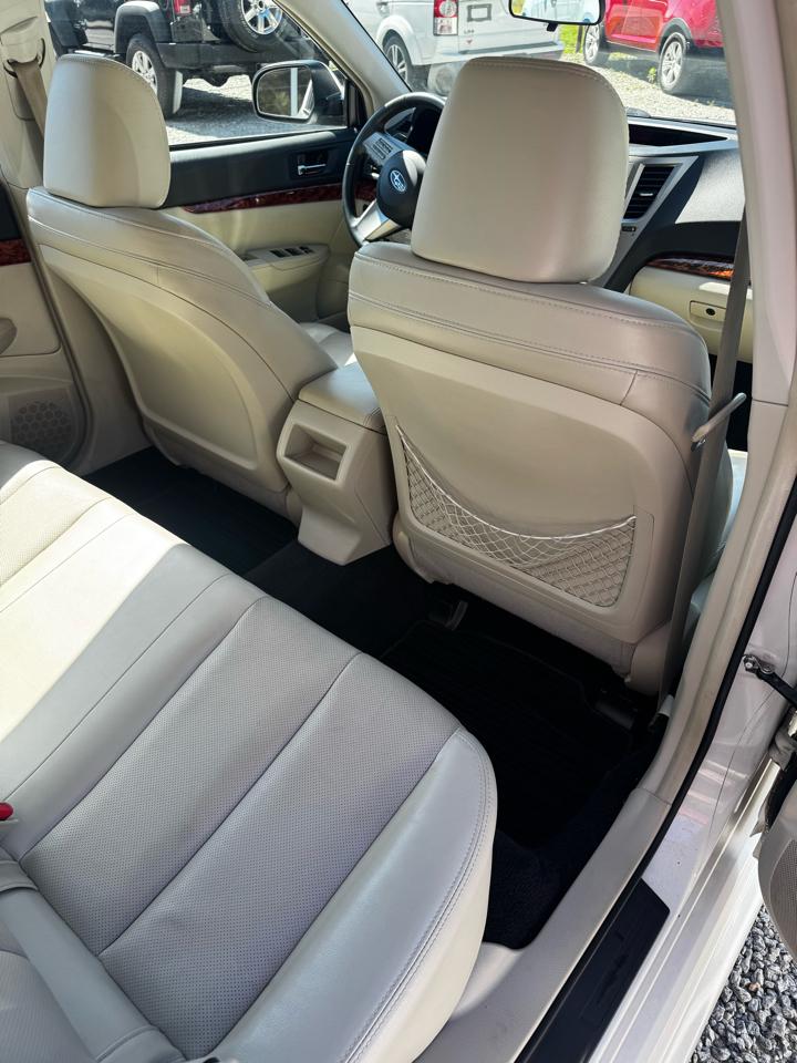 Subaru Legacy 3.6R Limited 2011