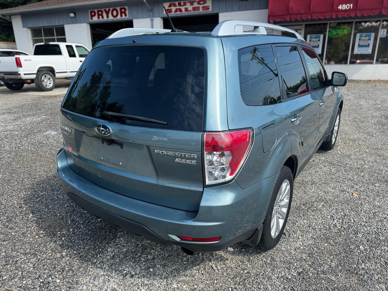 Subaru Forester 2.5X Limited 2011