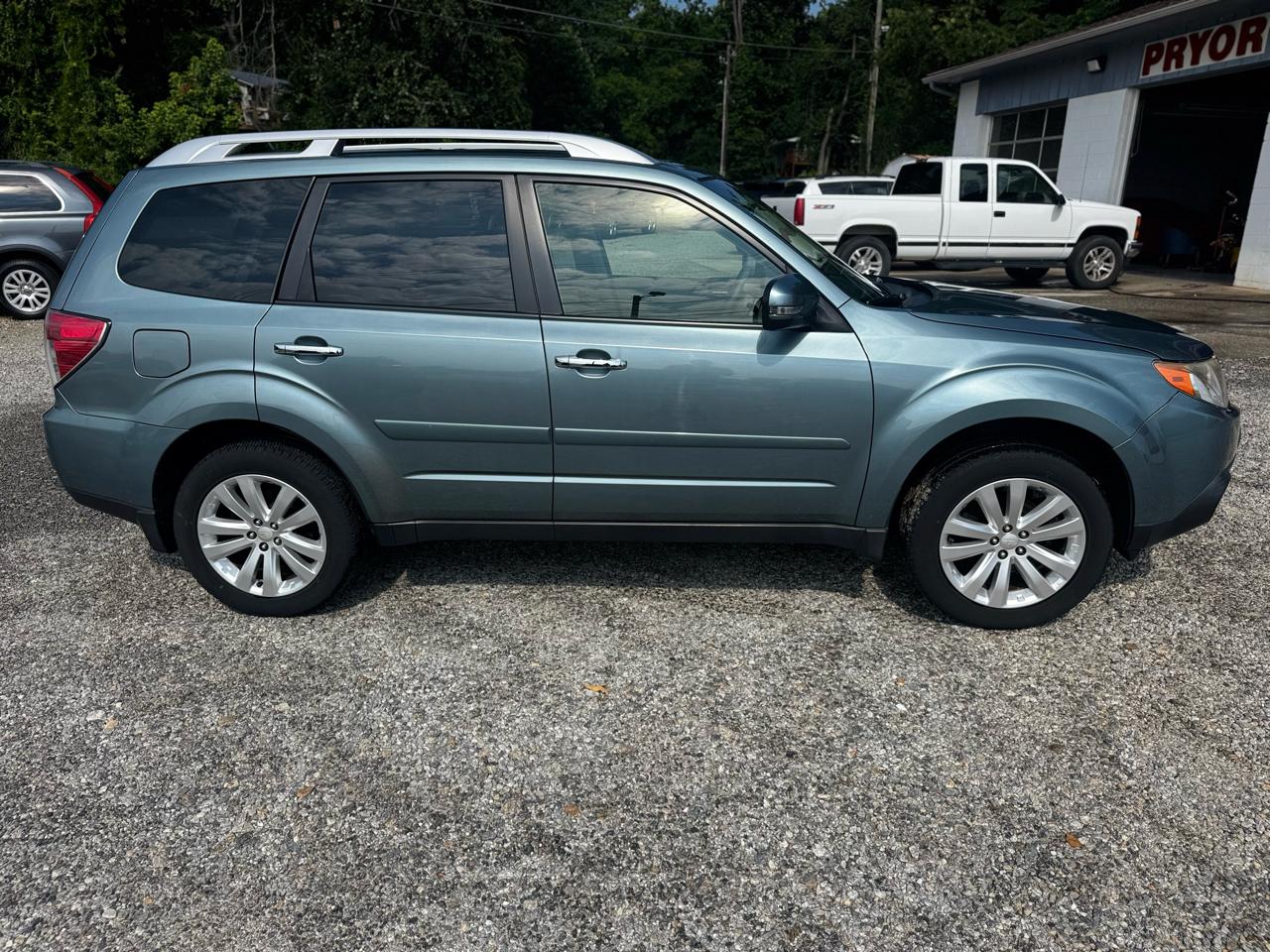 Subaru Forester 2.5X Limited 2011