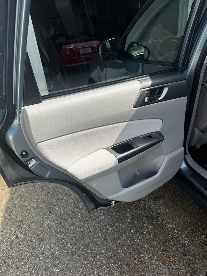 Subaru Forester 2.5X Limited 2011