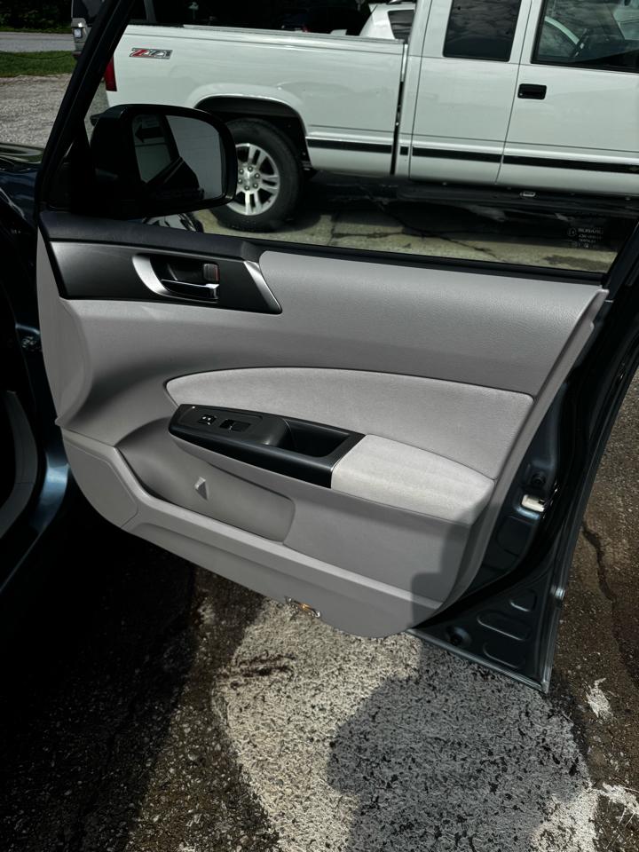 Subaru Forester 2.5X Limited 2011