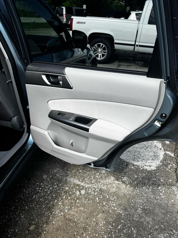 Subaru Forester 2.5X Limited 2011