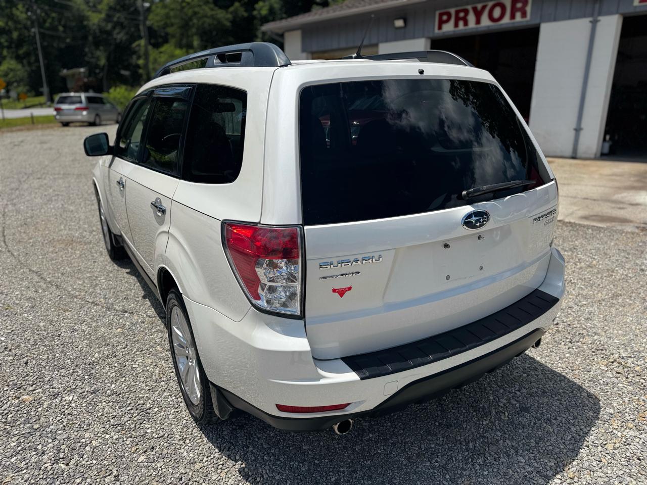 Subaru Forester 2.5X Premium 2012