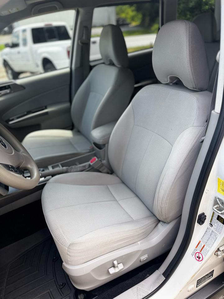 Subaru Forester 2.5X Premium 2012