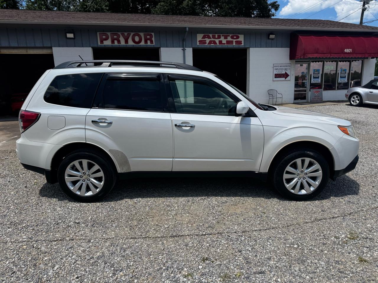 Subaru Forester 2.5X Premium 2012