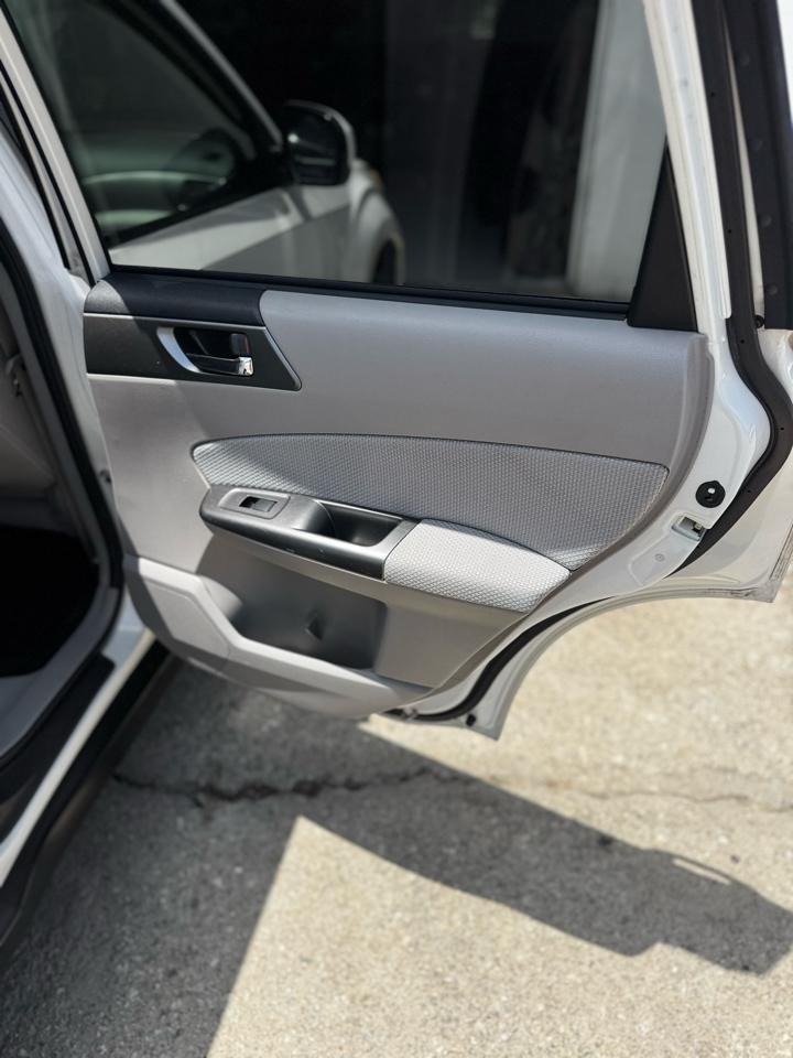 Subaru Forester 2.5X Premium 2012