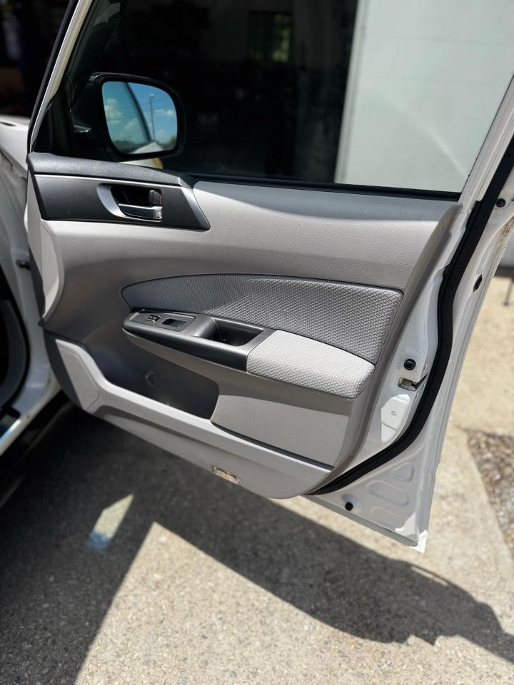 Subaru Forester 2.5X Premium 2012