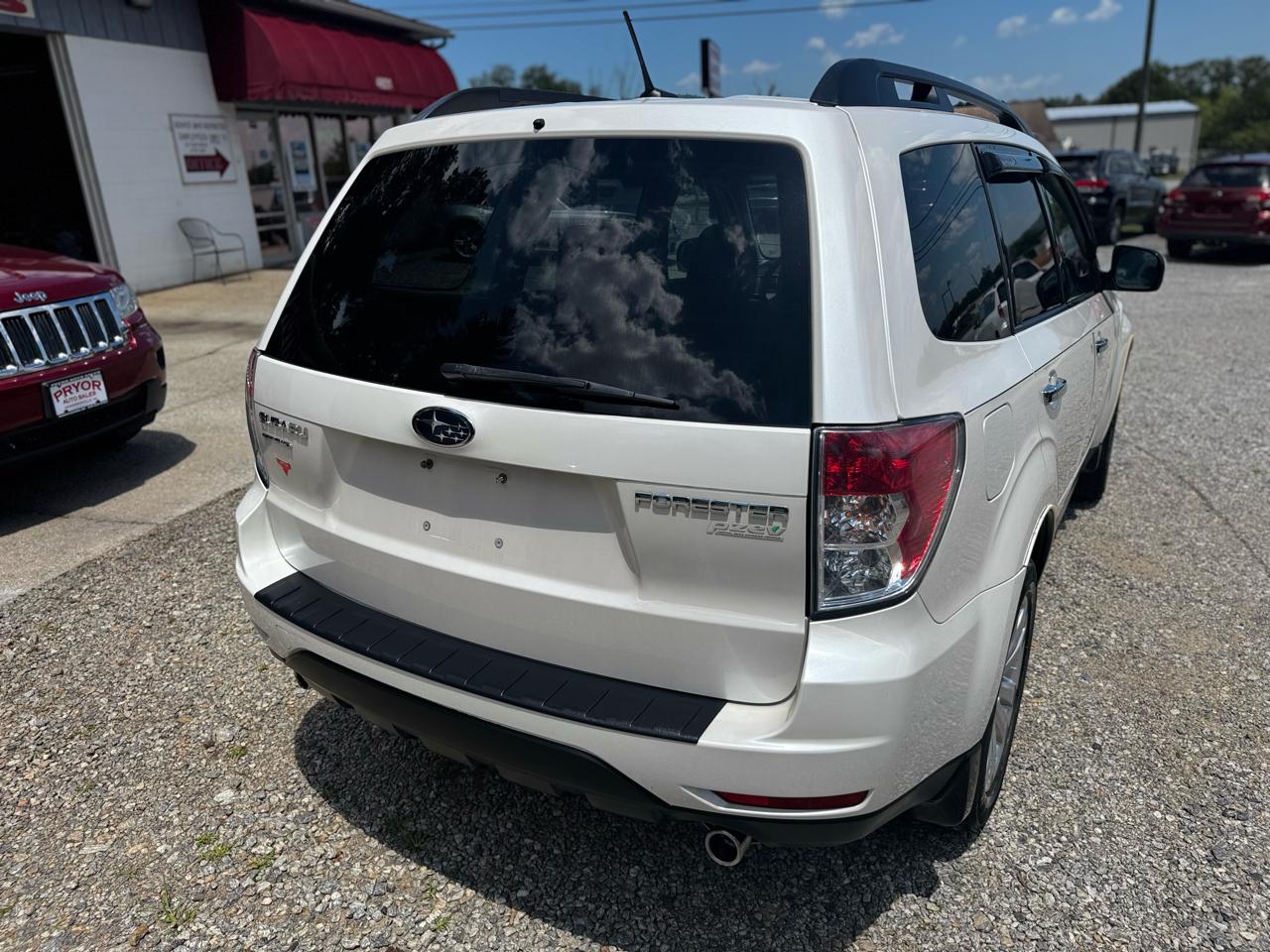 Subaru Forester 2.5X Premium 2012