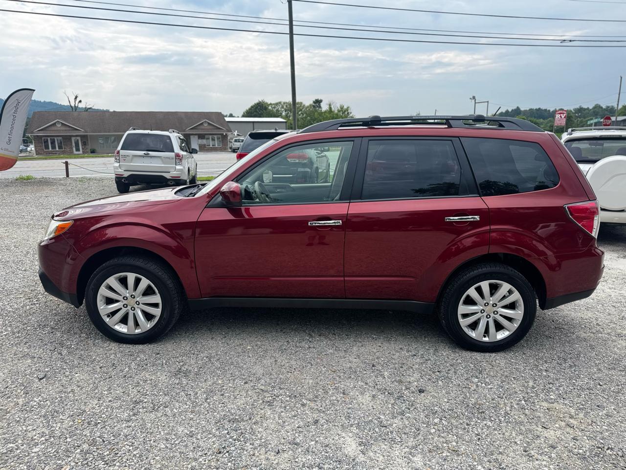 Subaru Forester 2.5X Premium 2011