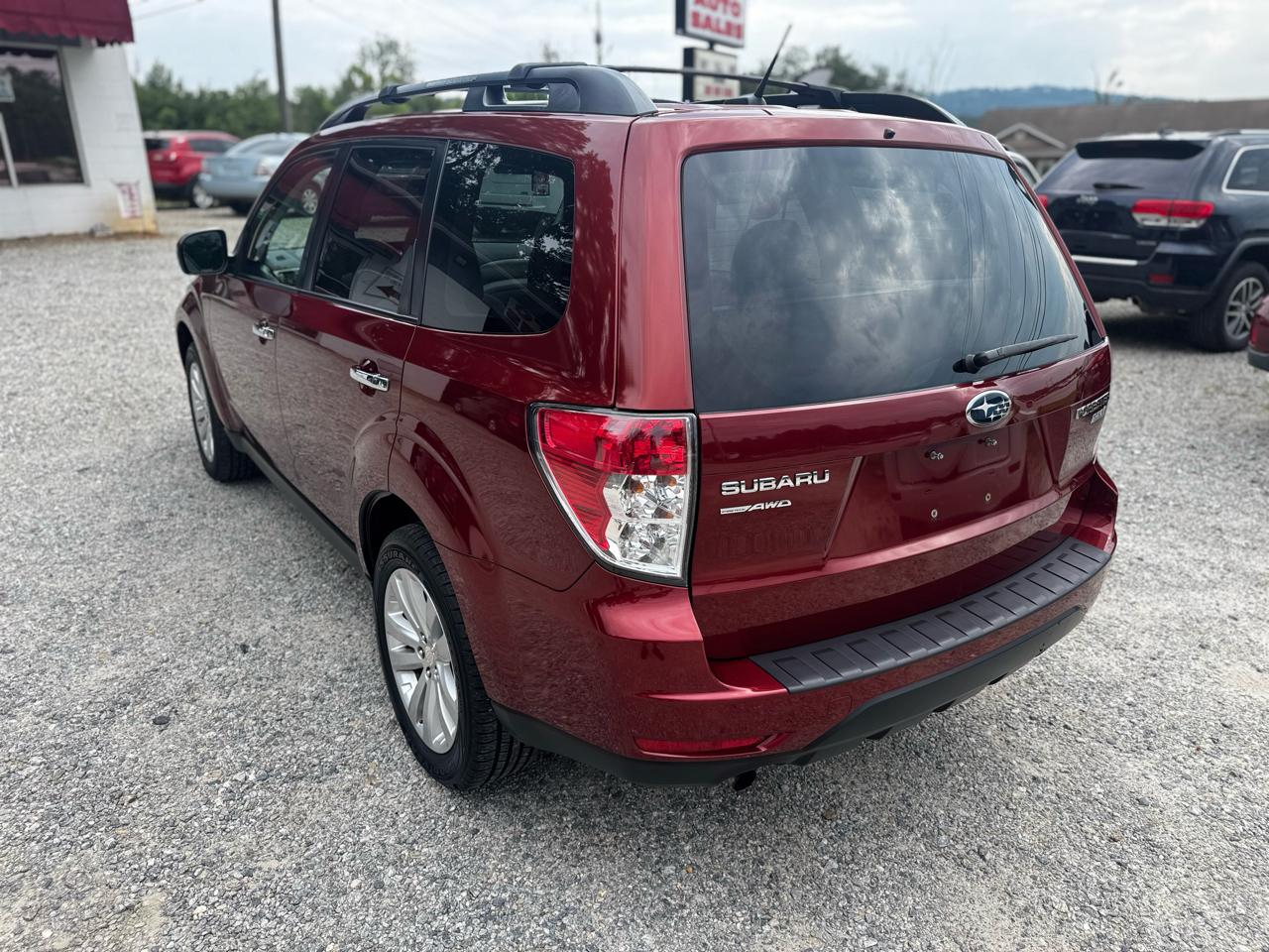 Subaru Forester 2.5X Premium 2011