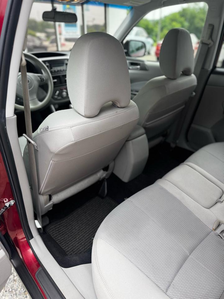 Subaru Forester 2.5X Premium 2011