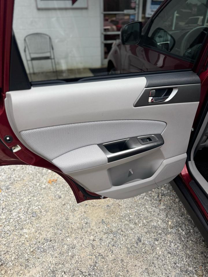 Subaru Forester 2.5X Premium 2011