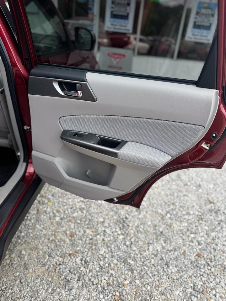 Subaru Forester 2.5X Premium 2011
