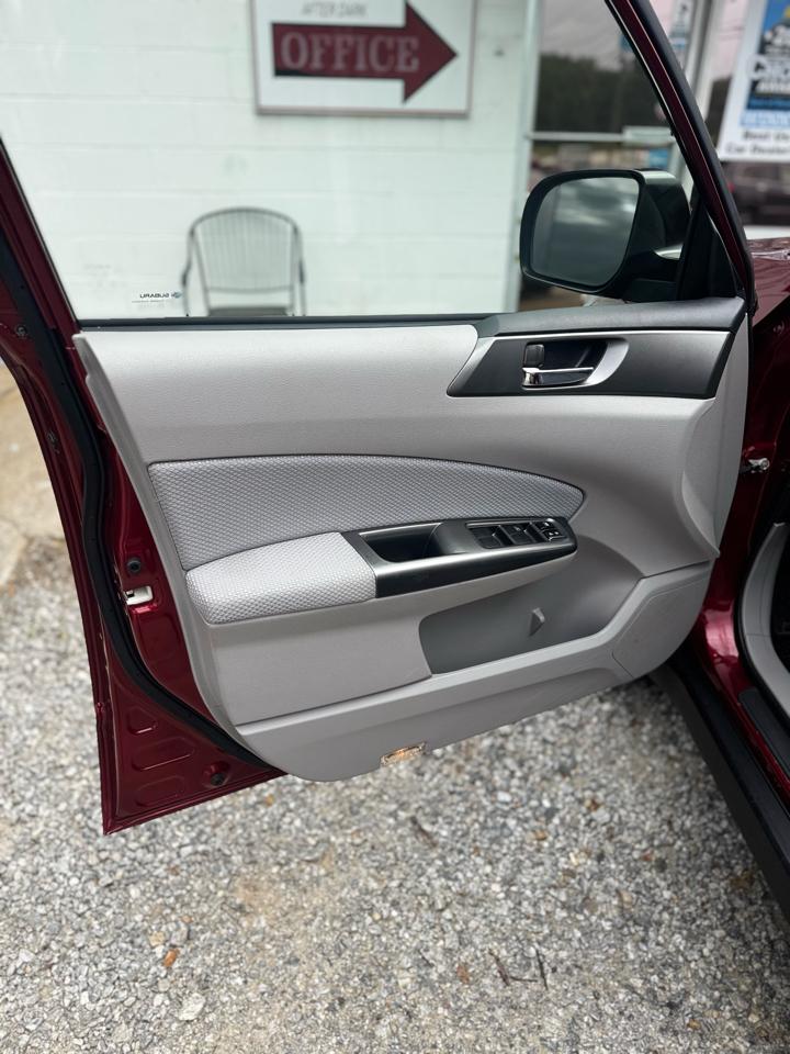 Subaru Forester 2.5X Premium 2011