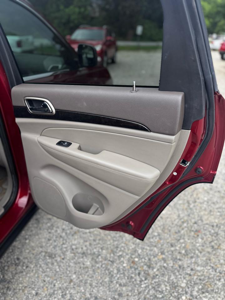Jeep Grand Cherokee Laredo 4WD 2012