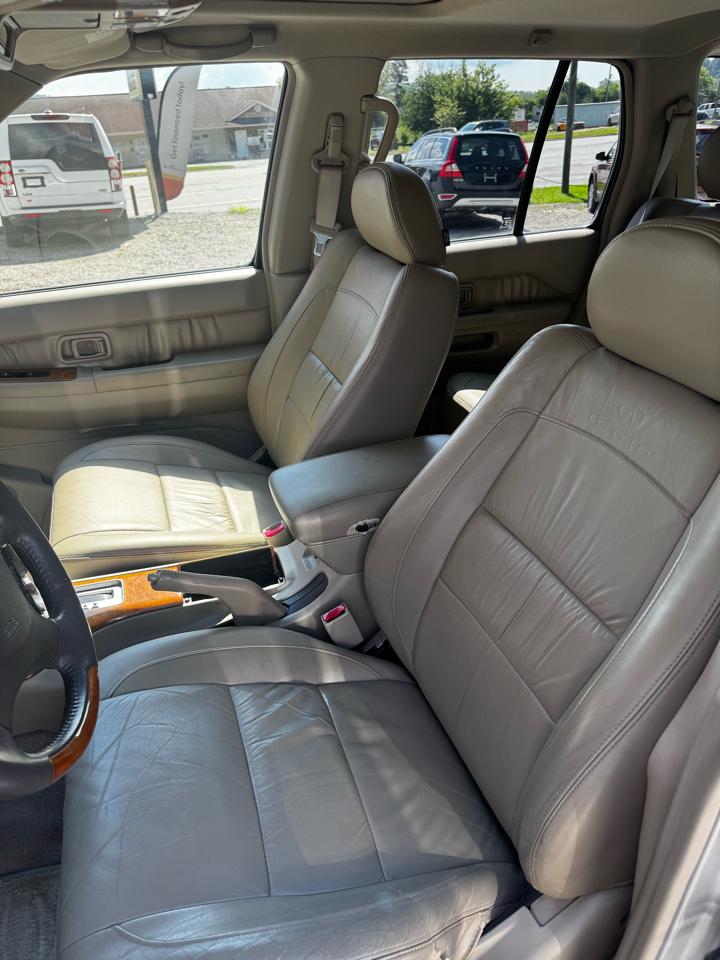 Infiniti QX4 4WD 2003