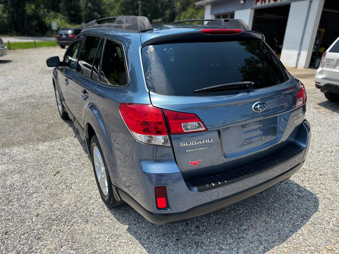 Subaru Outback 2.5i Premium 2013