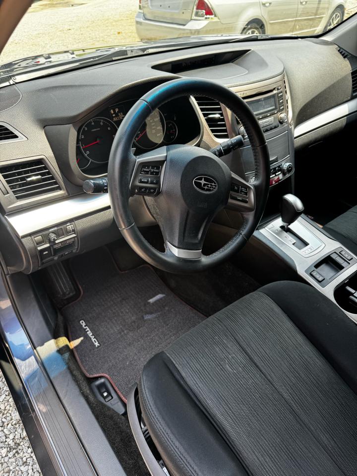 Subaru Outback 2.5i Premium 2013