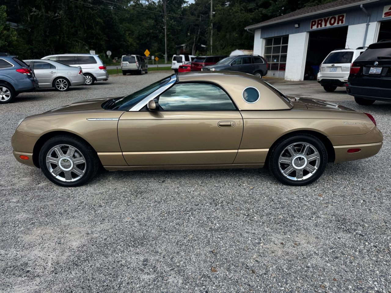 Ford Thunderbird Deluxe 2005