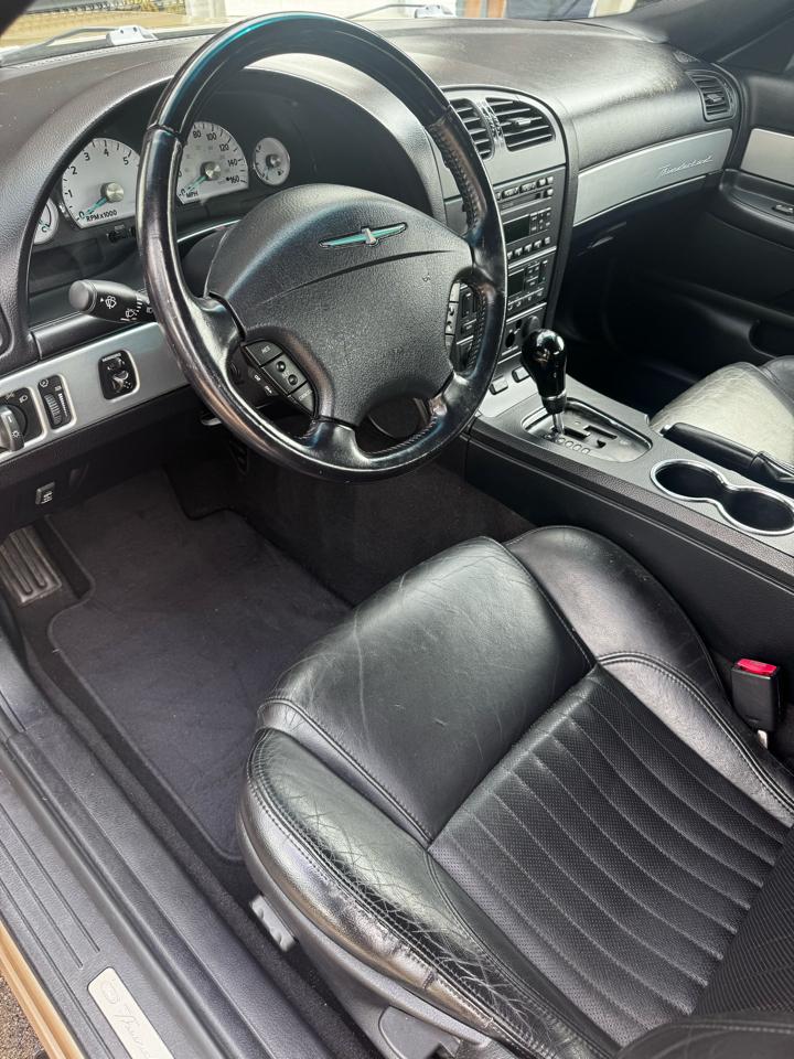 Ford Thunderbird Deluxe 2005