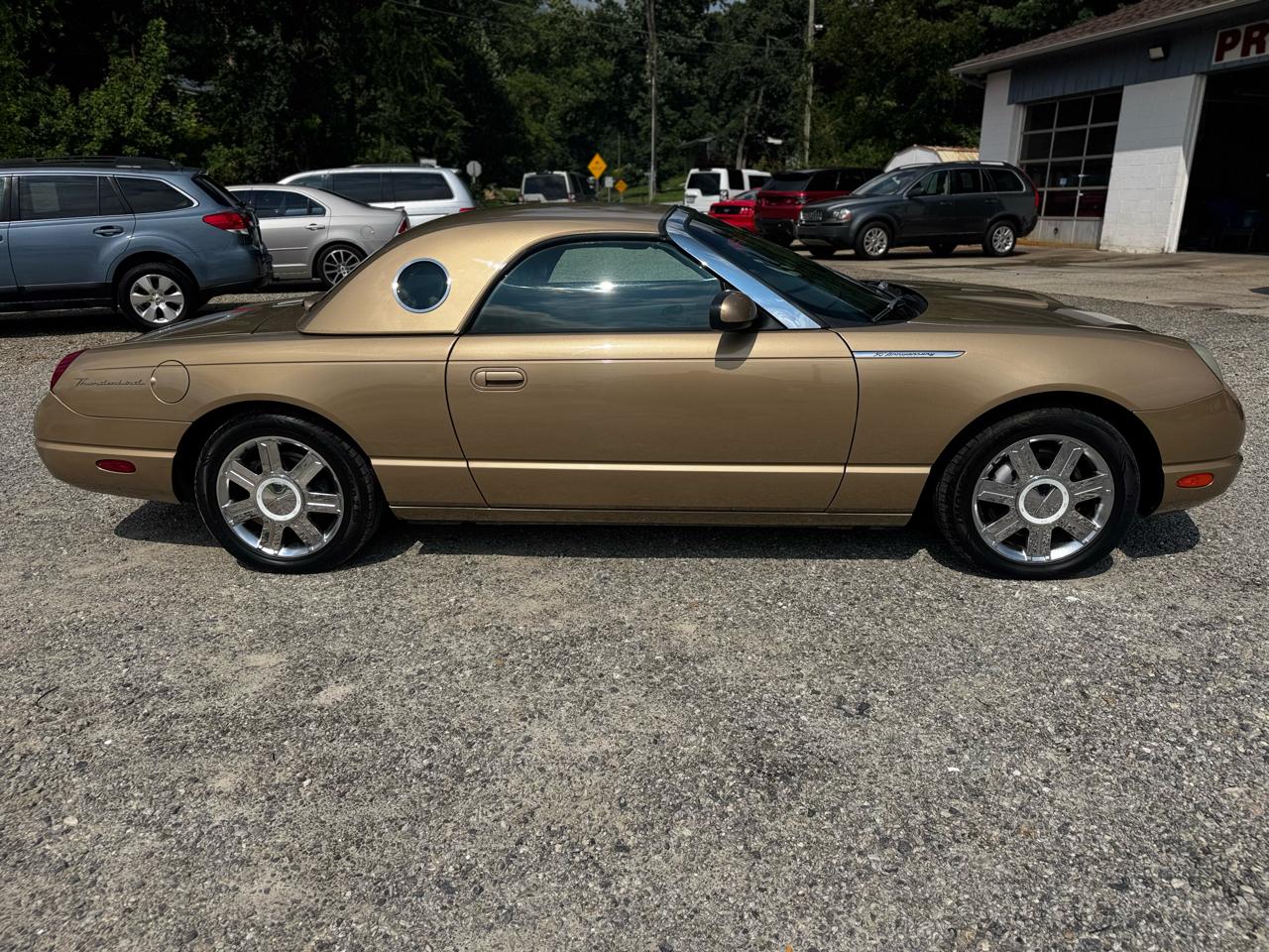 Ford Thunderbird Deluxe 2005