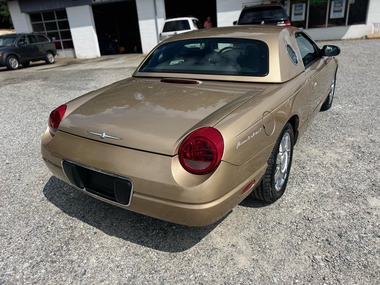 Ford Thunderbird Deluxe 2005